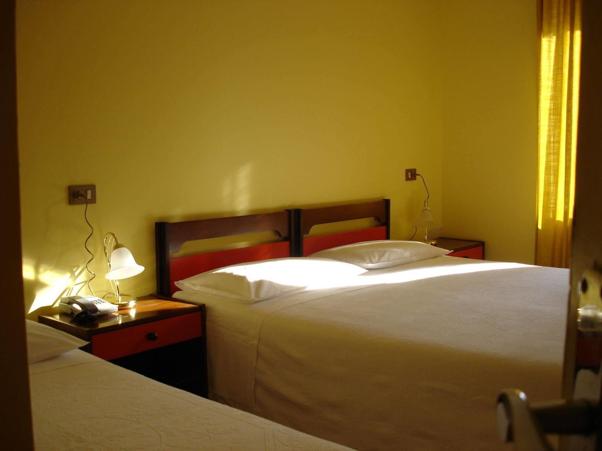Hotel Du Lac Parc & Residence Лавароне Екстериор снимка