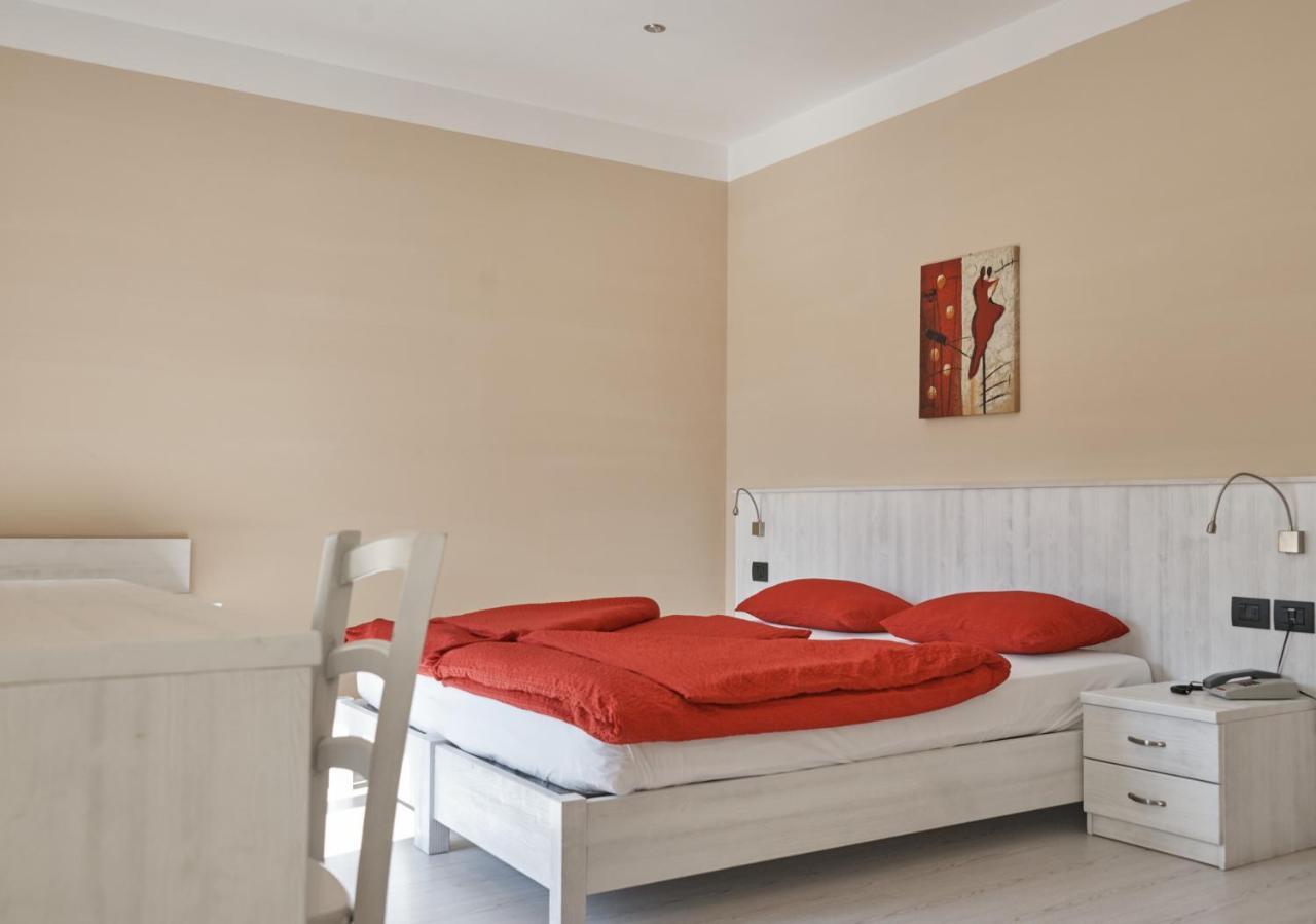Hotel Du Lac Parc & Residence Лавароне Екстериор снимка